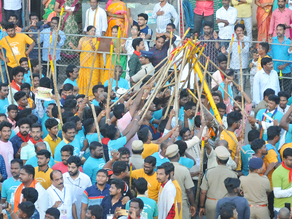 Pydithalli Ammavaru Sirimanu Utsavam Vizianagaram Photo Gallery - Sakshi11