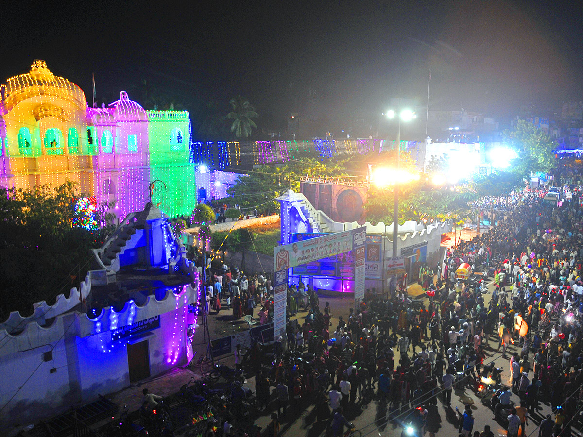 Sri Pydithalli Ammavari Sirimanotsavam Ustsavam Begins at Vizianagaram - Sakshi10