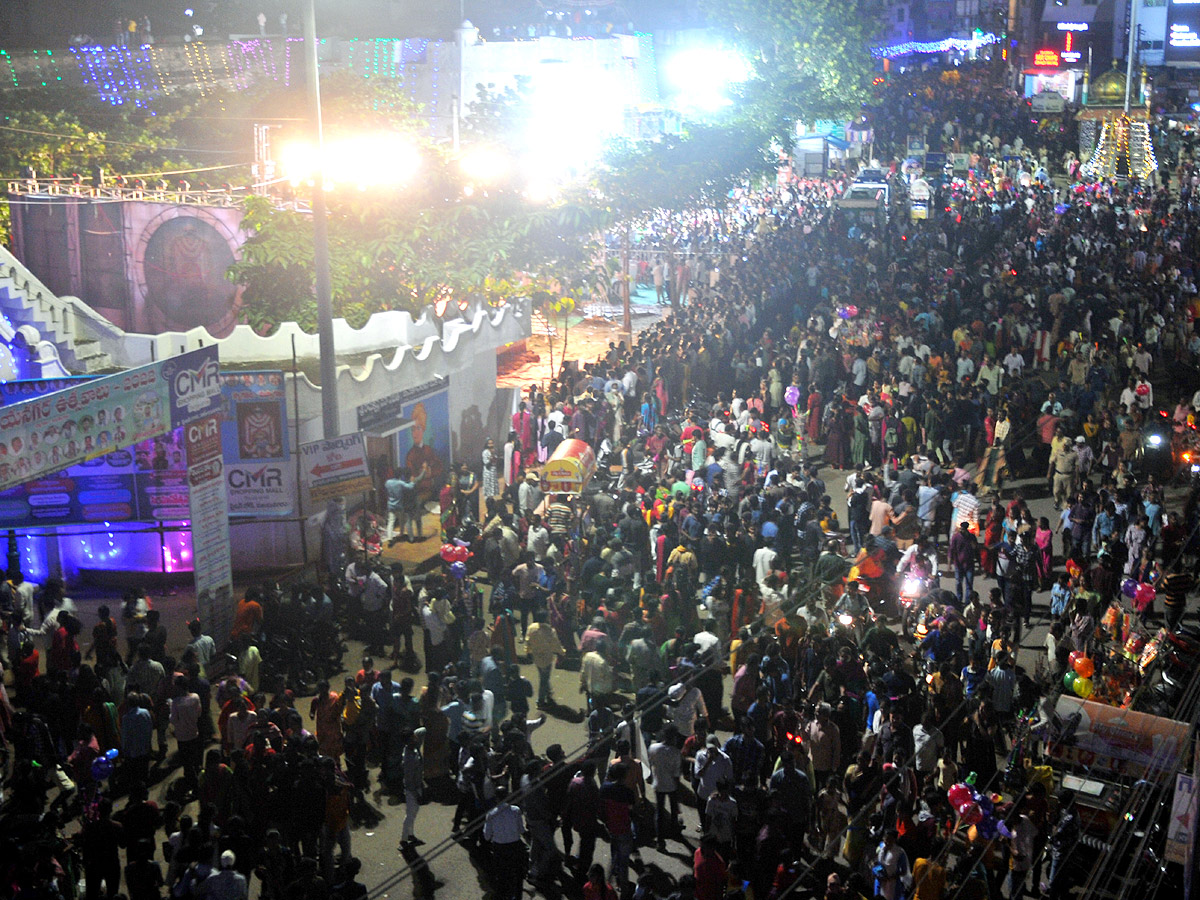 Sri Pydithalli Ammavari Sirimanotsavam Ustsavam Begins at Vizianagaram - Sakshi2