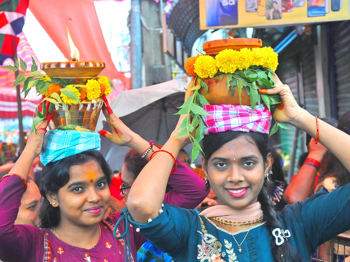 Sri Pydithalli Ammavari Sirimanotsavam Ustsavam Begins at Vizianagaram - Sakshi4