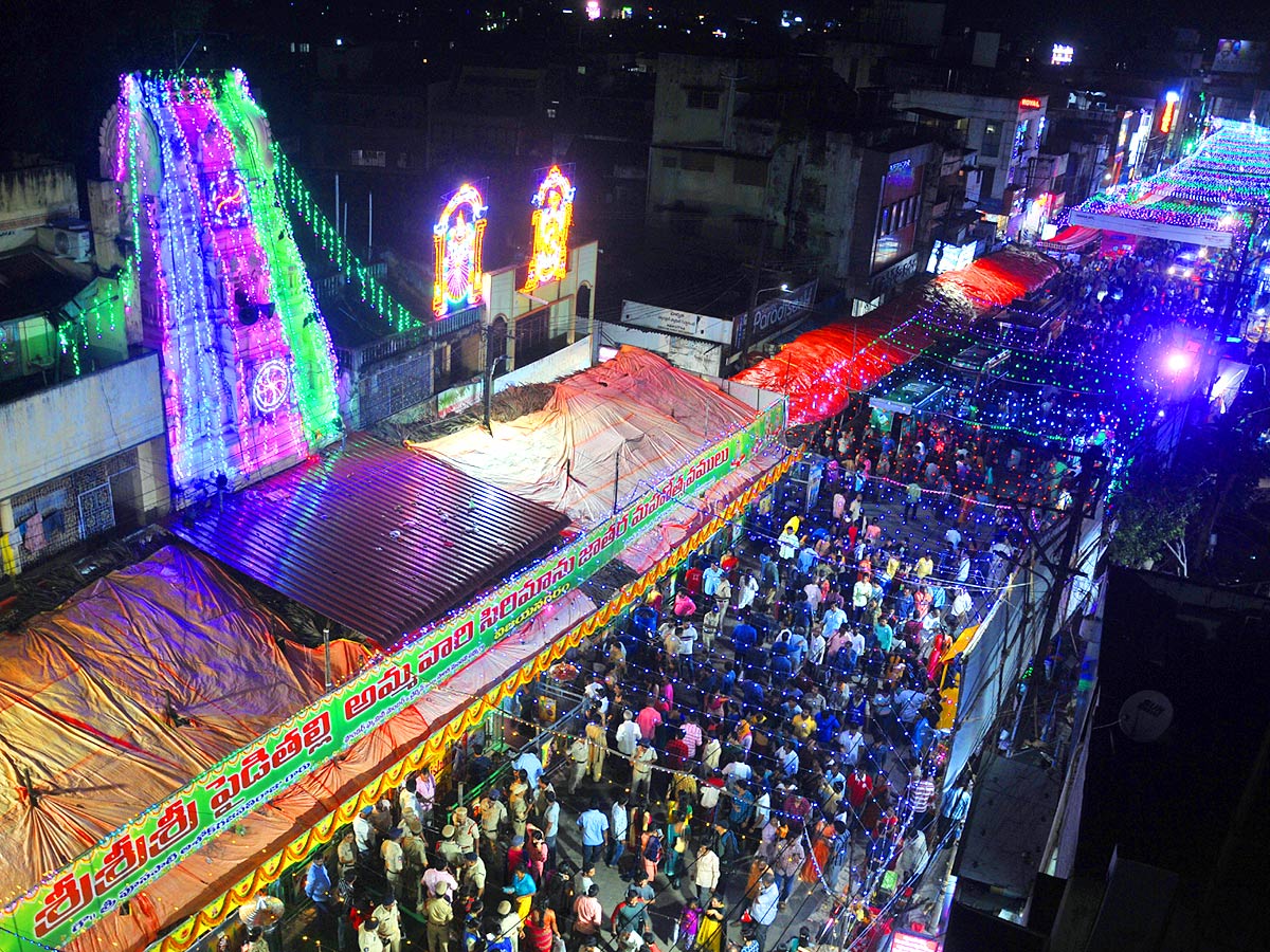 Sri Pydithalli Ammavari Sirimanotsavam Ustsavam Begins at Vizianagaram - Sakshi5