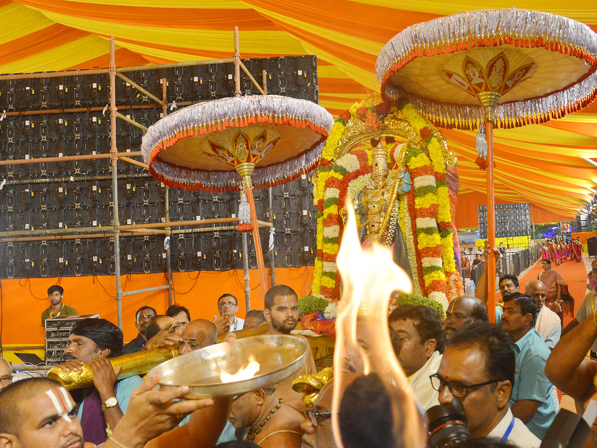 Sri Venkateswara Swamy Vaibhavotsavam in NTR Stadium Photo Gallery - Sakshi1