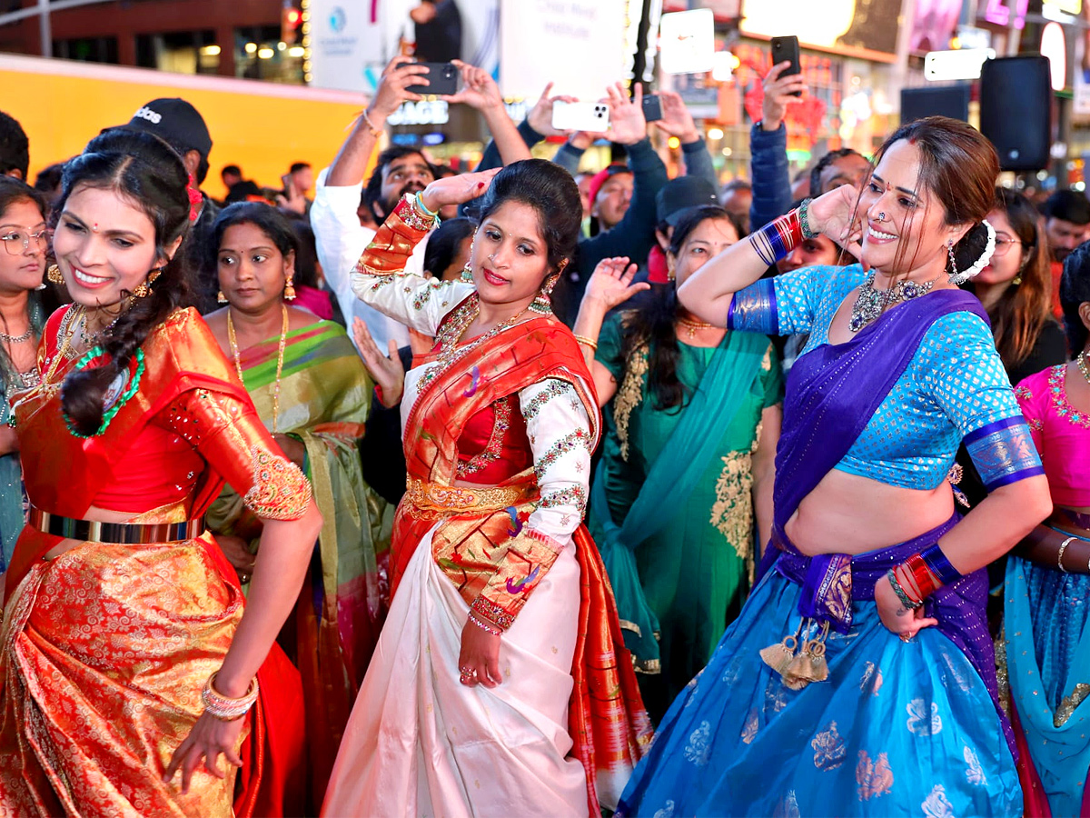 Bangaru Bathukamma festival celebrations in America Newyork Times Square Tana Photo Gallery - Sakshi2