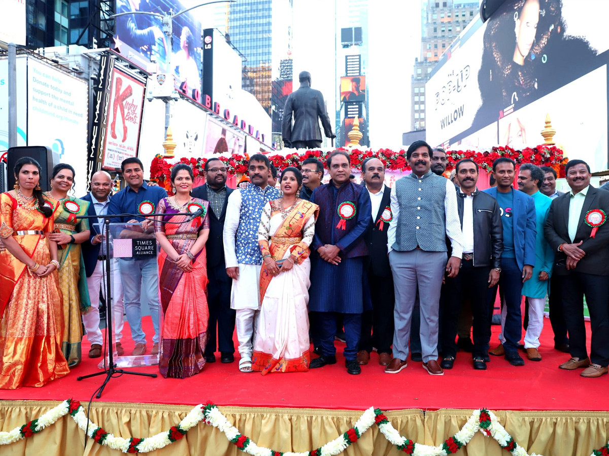 Bangaru Bathukamma festival celebrations in America Newyork Times Square Tana Photo Gallery - Sakshi11