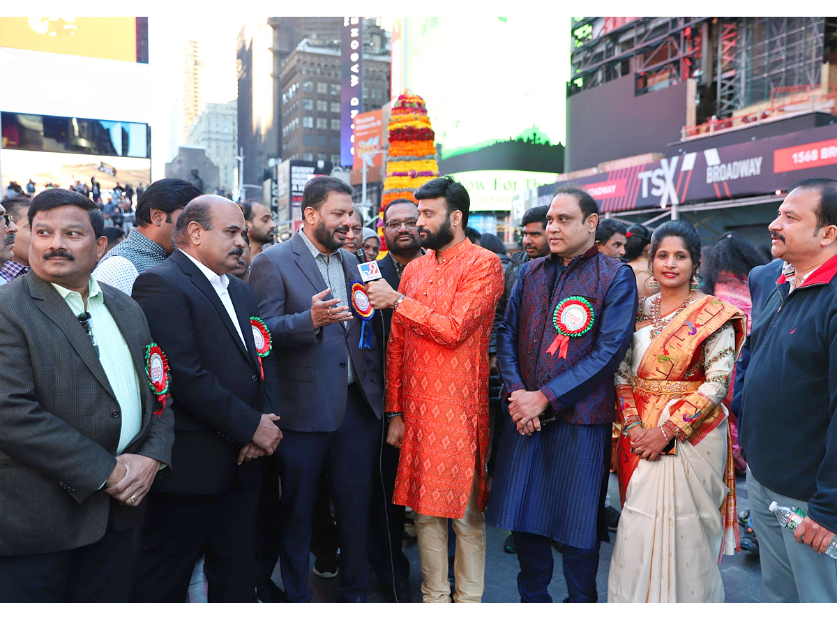 Bangaru Bathukamma festival celebrations in America Newyork Times Square Tana Photo Gallery - Sakshi15