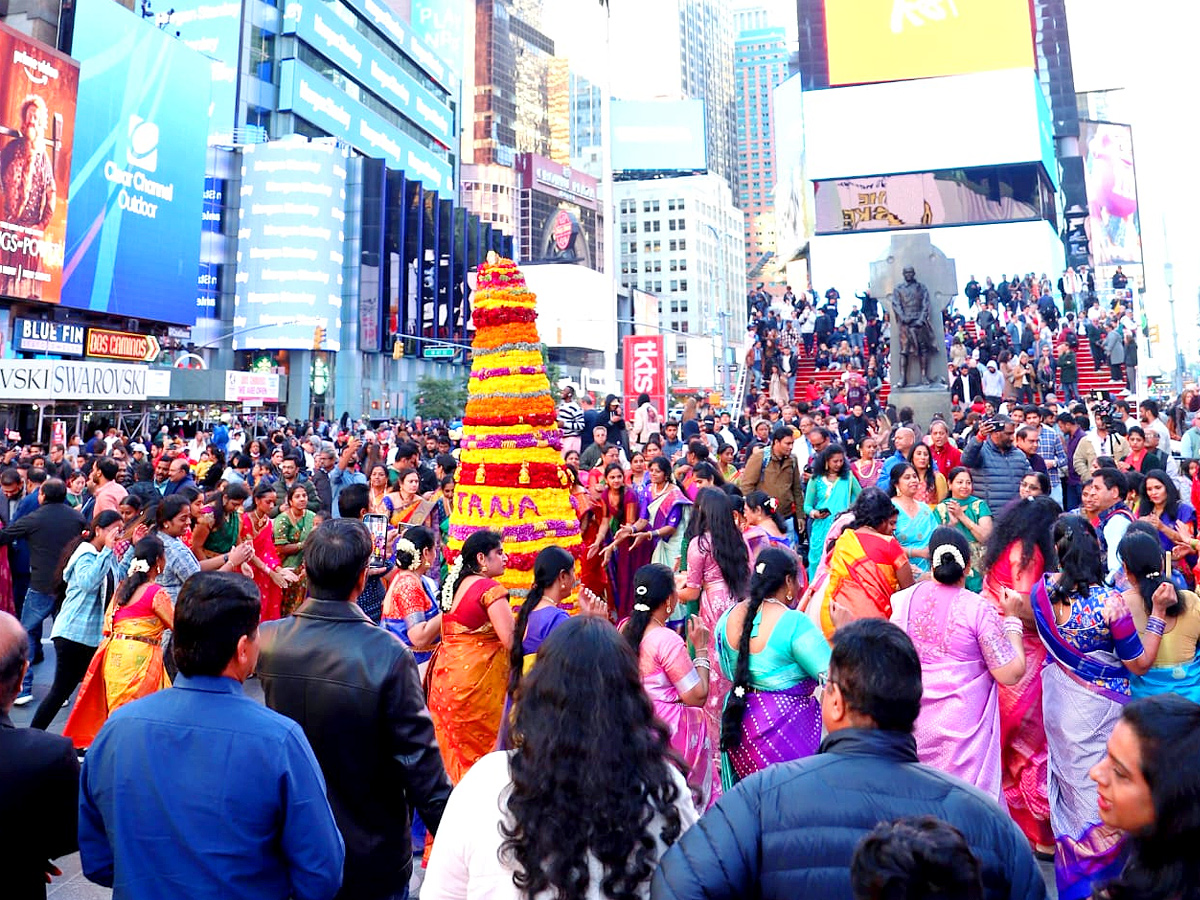 Bangaru Bathukamma festival celebrations in America Newyork Times Square Tana Photo Gallery - Sakshi16