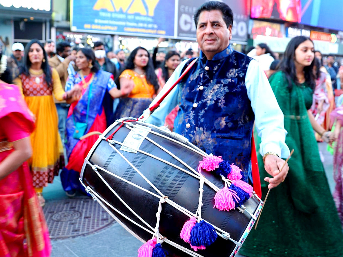 Bangaru Bathukamma festival celebrations in America Newyork Times Square Tana Photo Gallery - Sakshi17