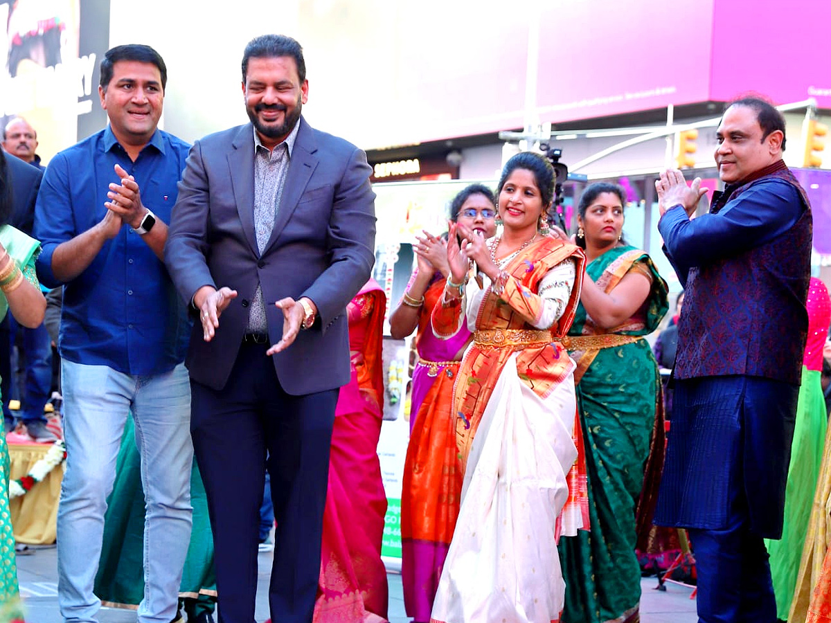 Bangaru Bathukamma festival celebrations in America Newyork Times Square Tana Photo Gallery - Sakshi18