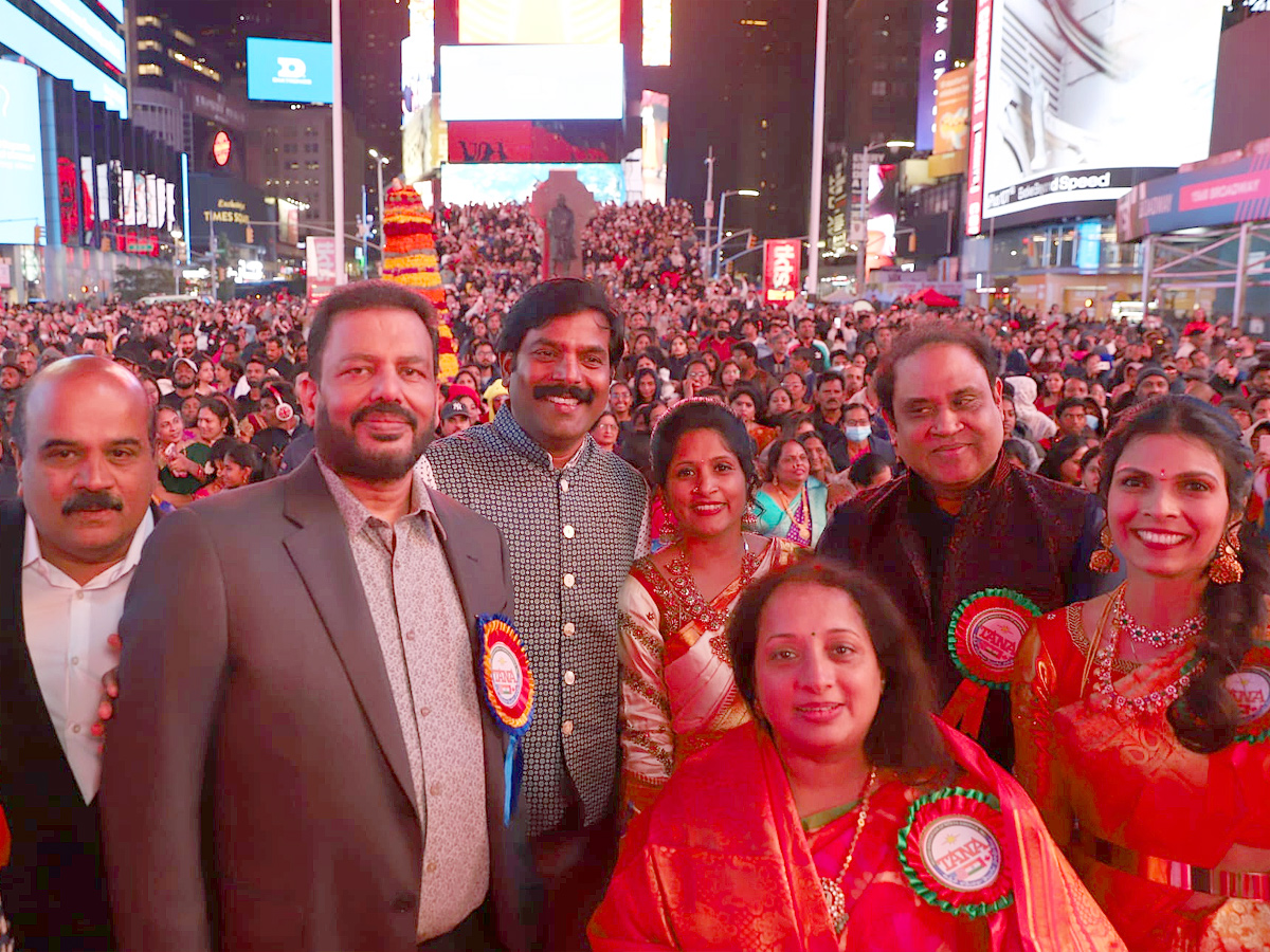 Bangaru Bathukamma festival celebrations in America Newyork Times Square Tana Photo Gallery - Sakshi6