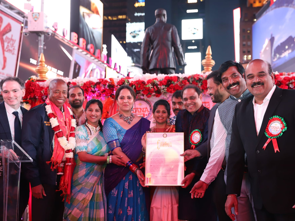 Bangaru Bathukamma festival celebrations in America Newyork Times Square Tana Photo Gallery - Sakshi7