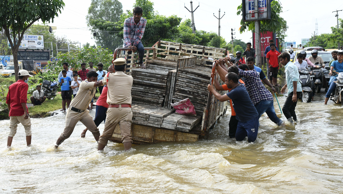 Heavy Rain In Hyderabad - Sakshi9