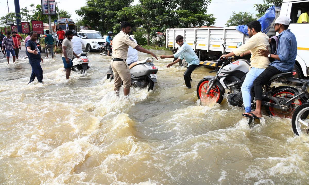 Heavy Rain In Hyderabad - Sakshi10