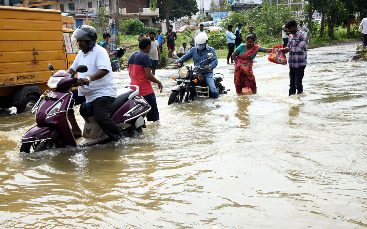 Heavy Rain In Hyderabad - Sakshi12