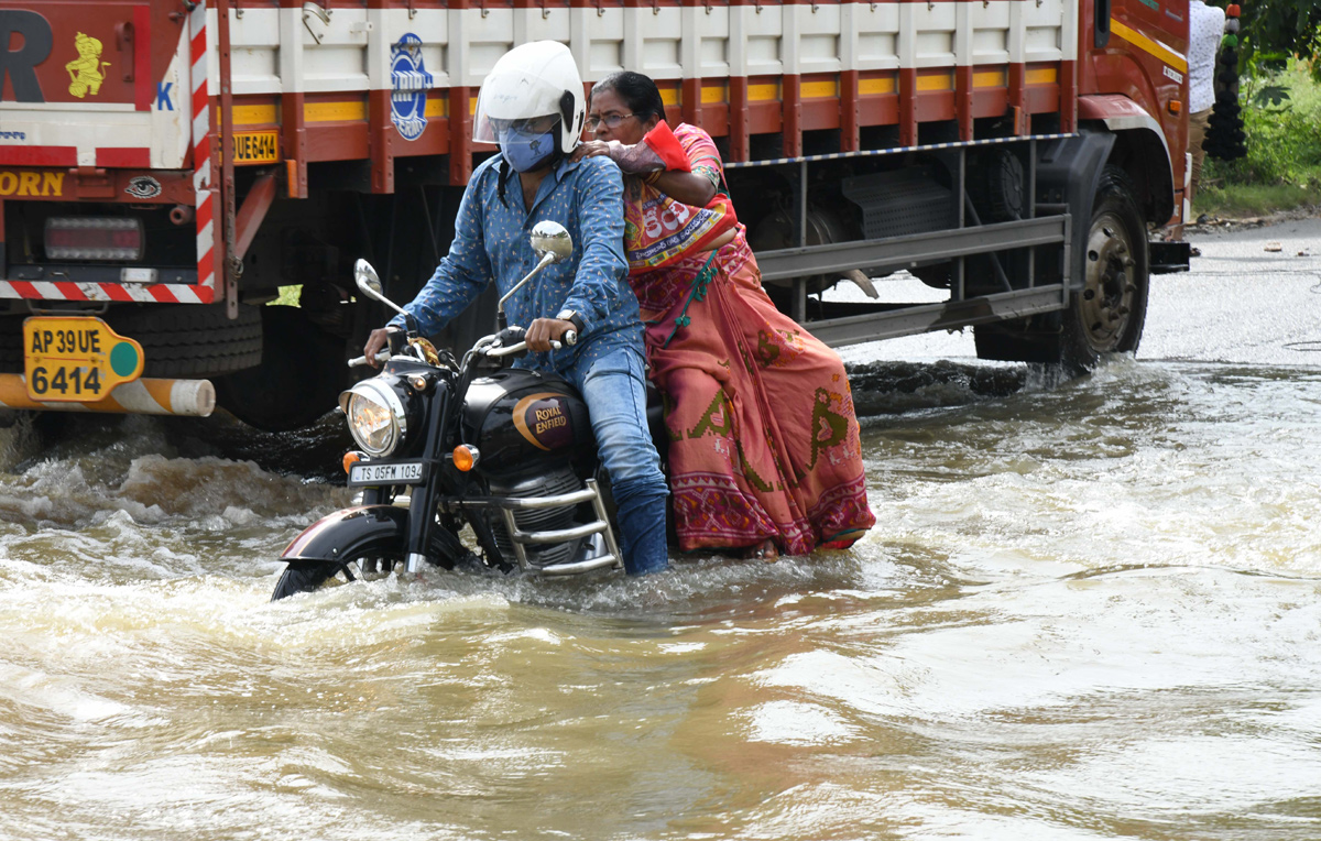 Heavy Rain In Hyderabad - Sakshi14