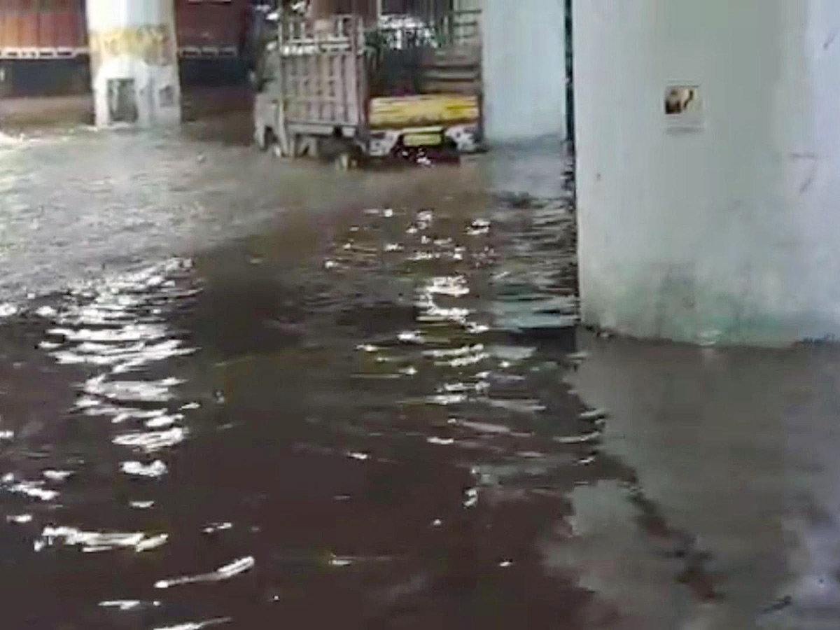 Hyderabad Heavy Rain Causes Floods Oct 2022 - Sakshi20