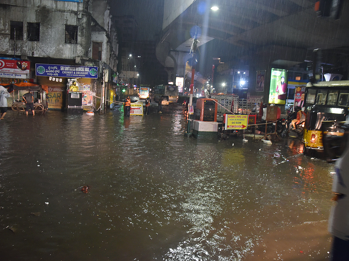 Hyderabad Heavy Rain Causes Floods Oct 2022 - Sakshi22