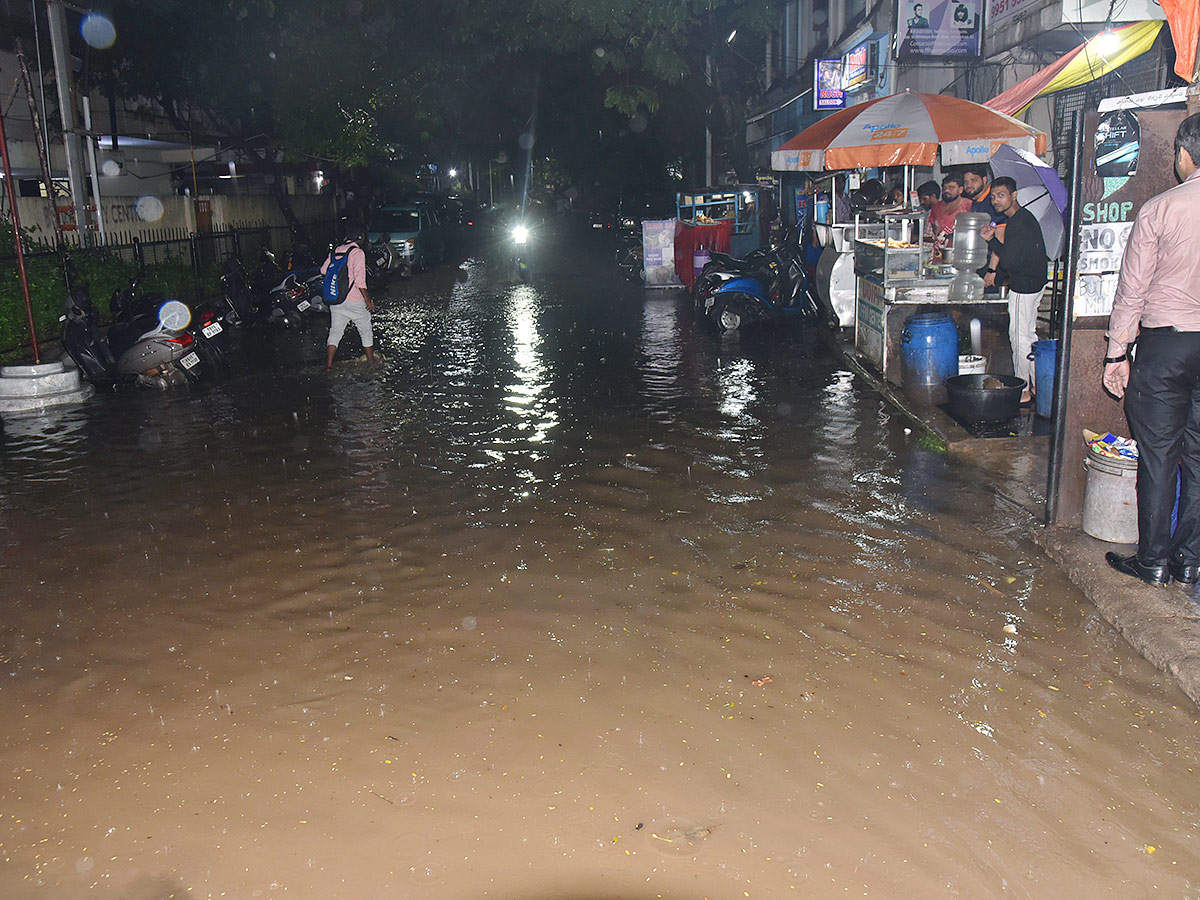 Hyderabad Heavy Rain Causes Floods Oct 2022 - Sakshi6