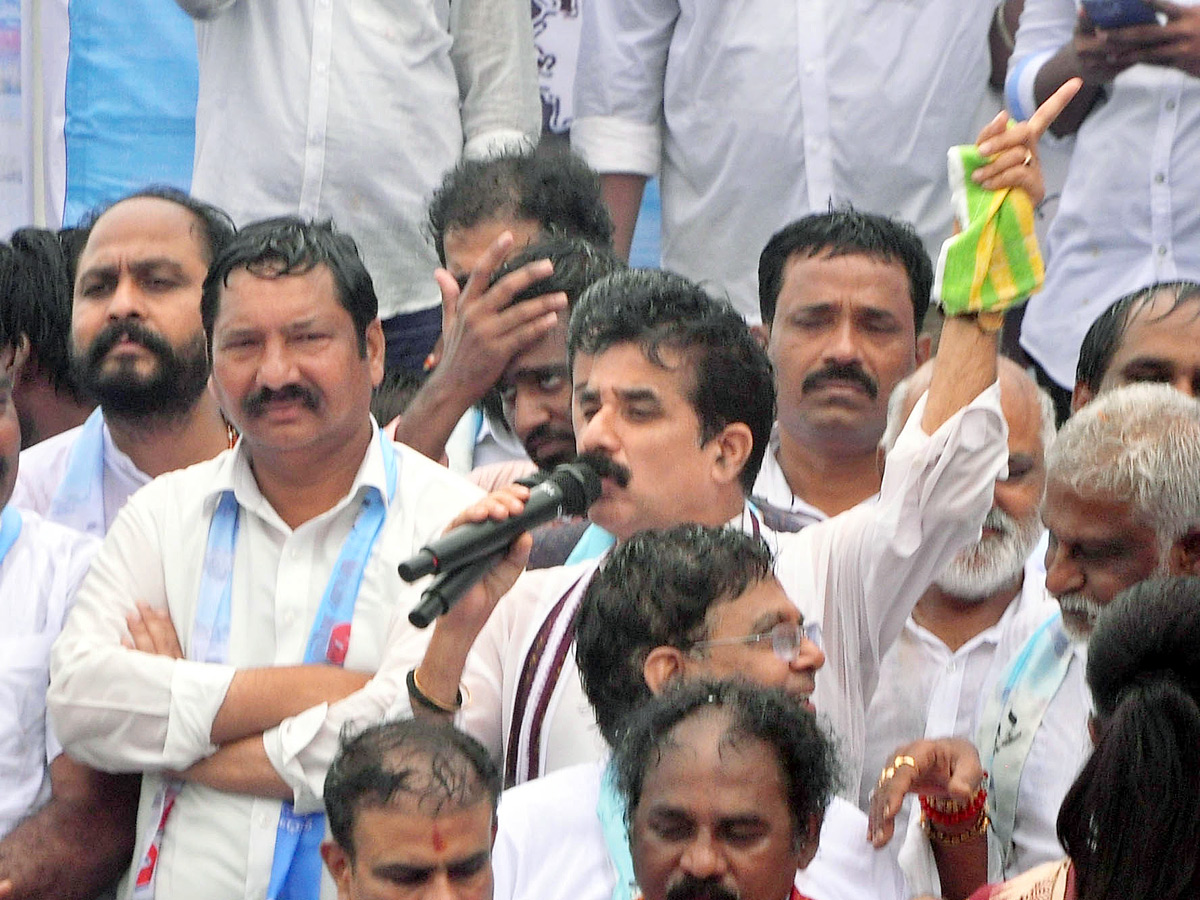 Visakha Garjana Rally Photo Gallery - Sakshi16