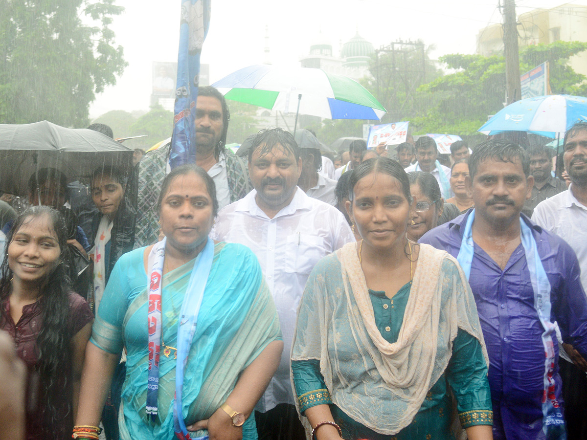 Visakha Garjana Rally Photo Gallery - Sakshi24