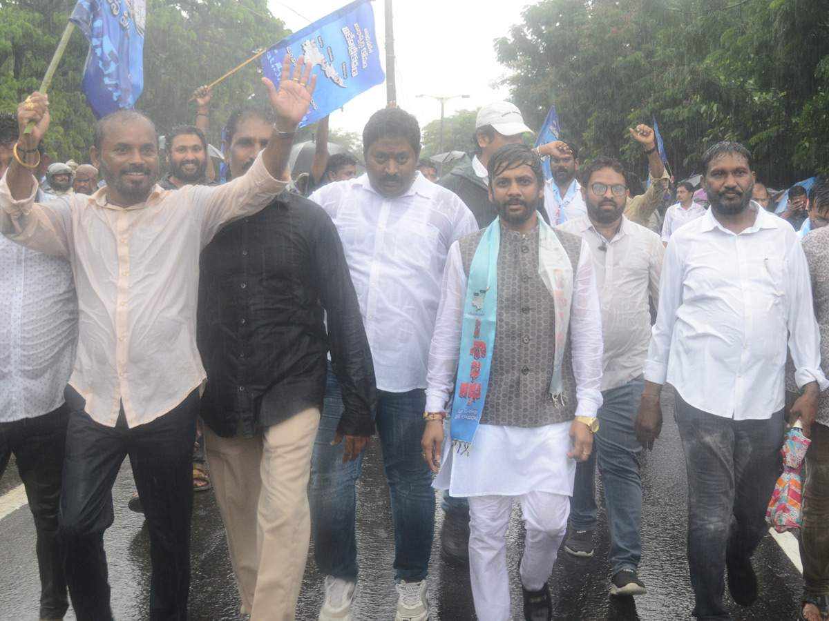 Visakha Garjana Rally Photo Gallery - Sakshi32