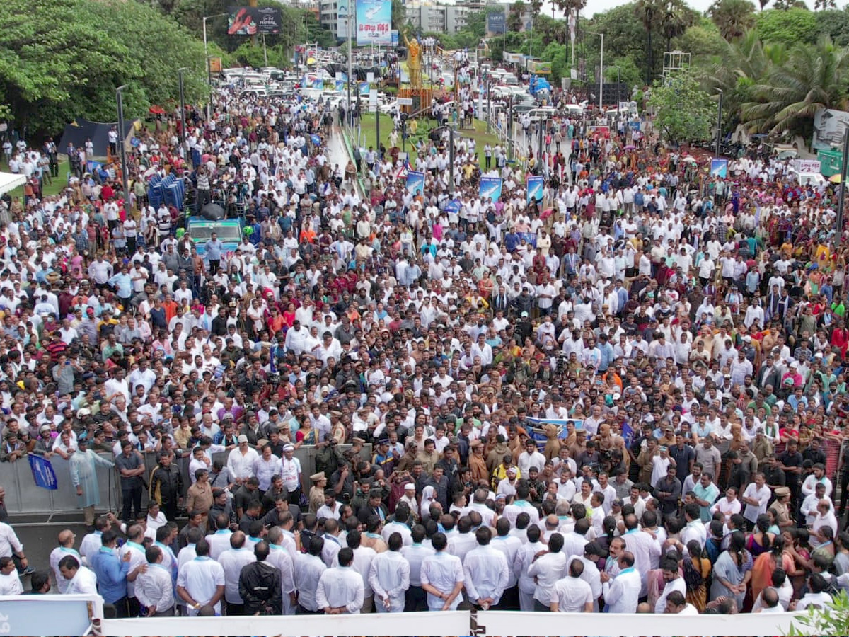 Visakha Garjana Rally Photo Gallery - Sakshi6