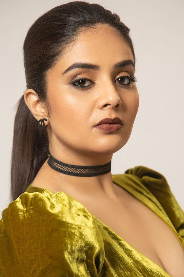 Anchor Sreemukhi Glamorous Photos  - Sakshi18