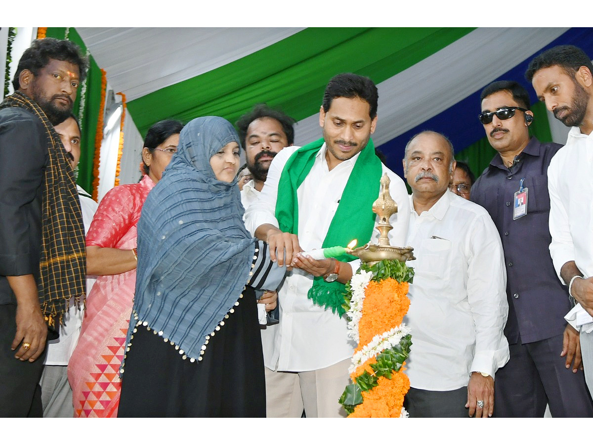 AP CM YS Jagan Releases YSR Rythu Bharosa Photo Gallery - Sakshi18