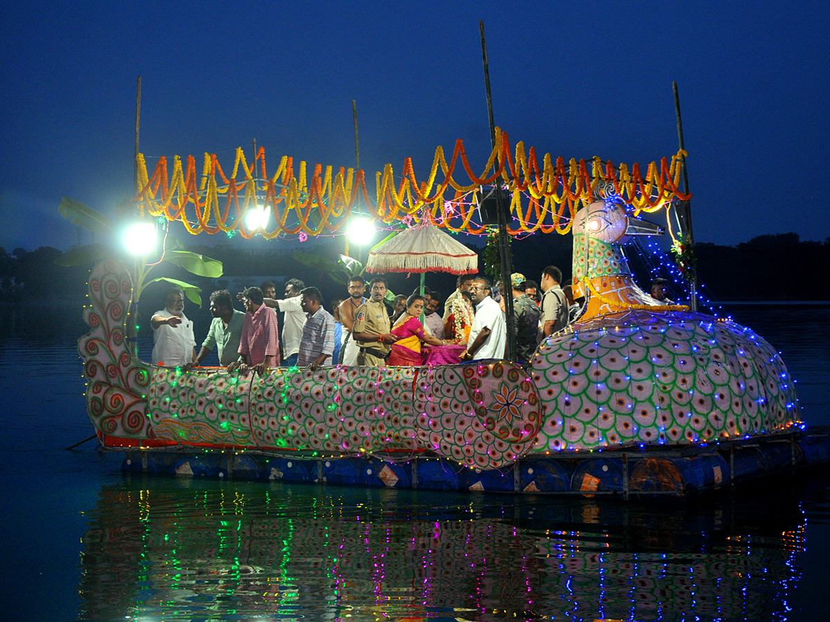 Sri Paidithalli Ammavari Teppotsavam Held at Vizianagaram Photo gallery - Sakshi1