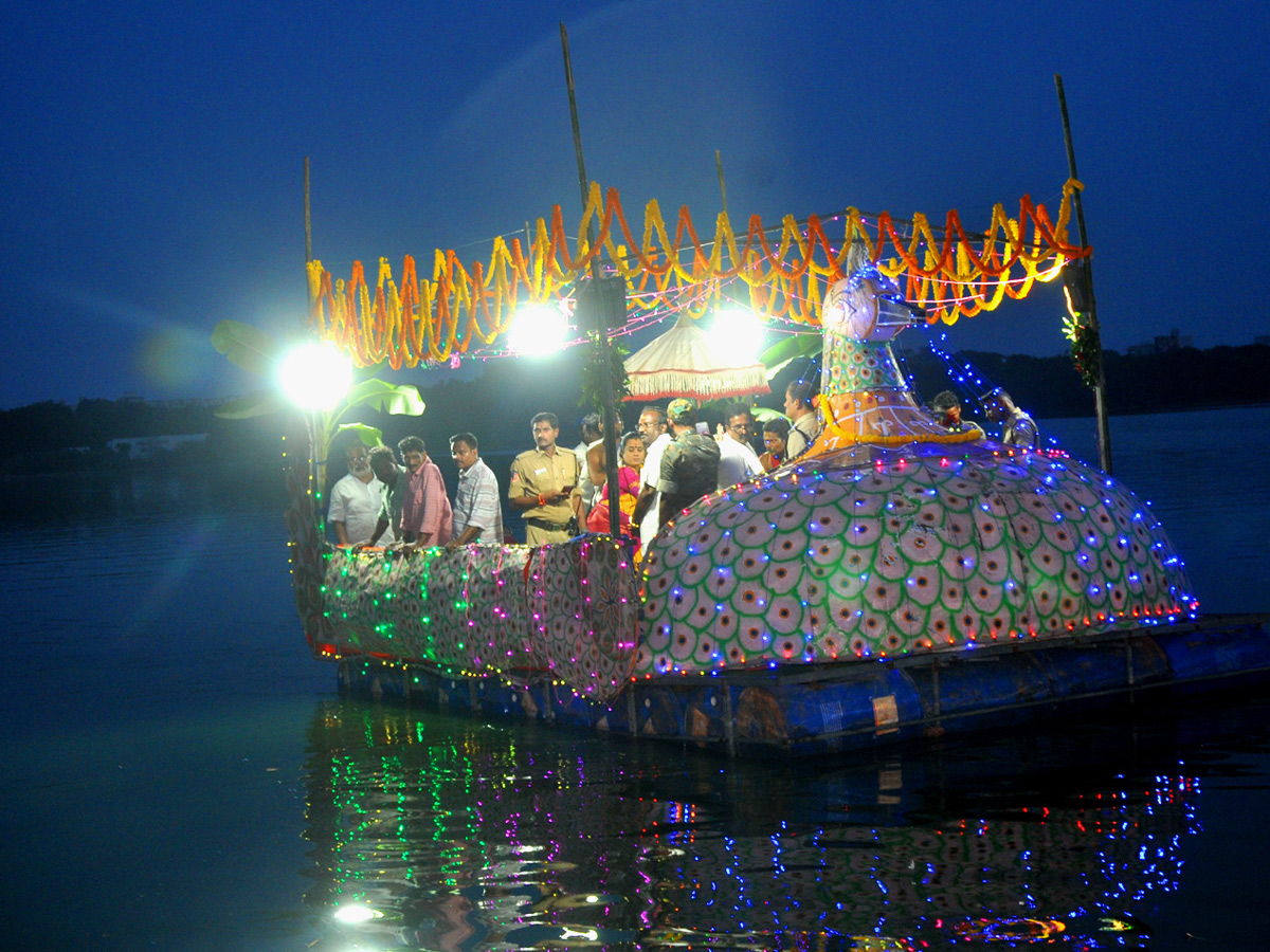 Sri Paidithalli Ammavari Teppotsavam Held at Vizianagaram Photo gallery - Sakshi2