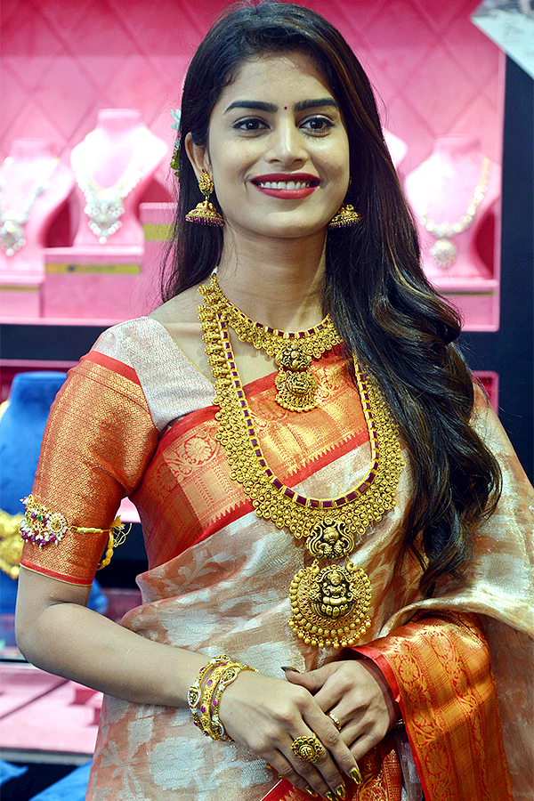 Models at Jewelry Shop in Hyderabad - Sakshi4