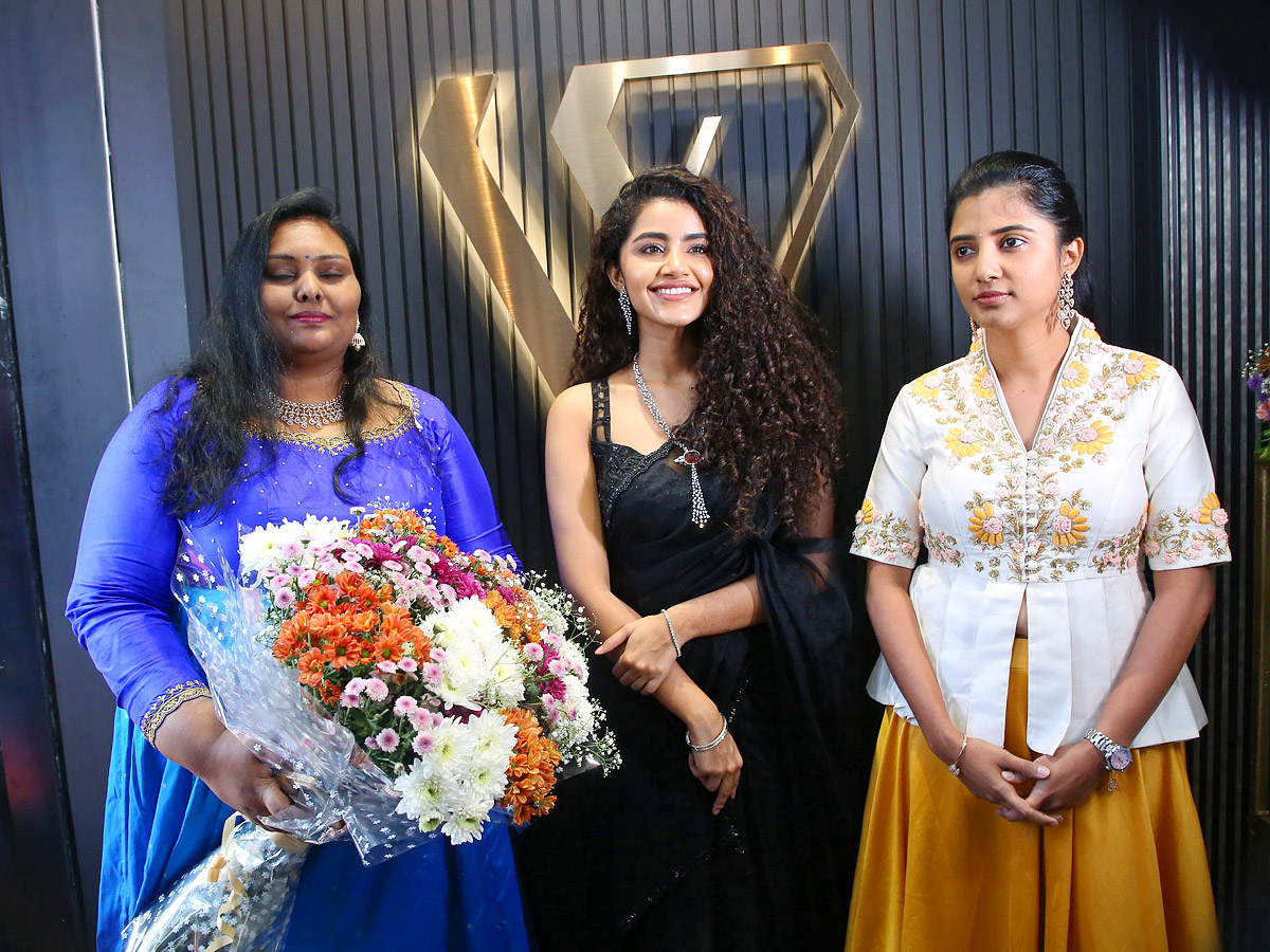 Anupama Parmeswaran Launches Wonder Dimond Store in Panjagutta Photo Gallery - Sakshi6