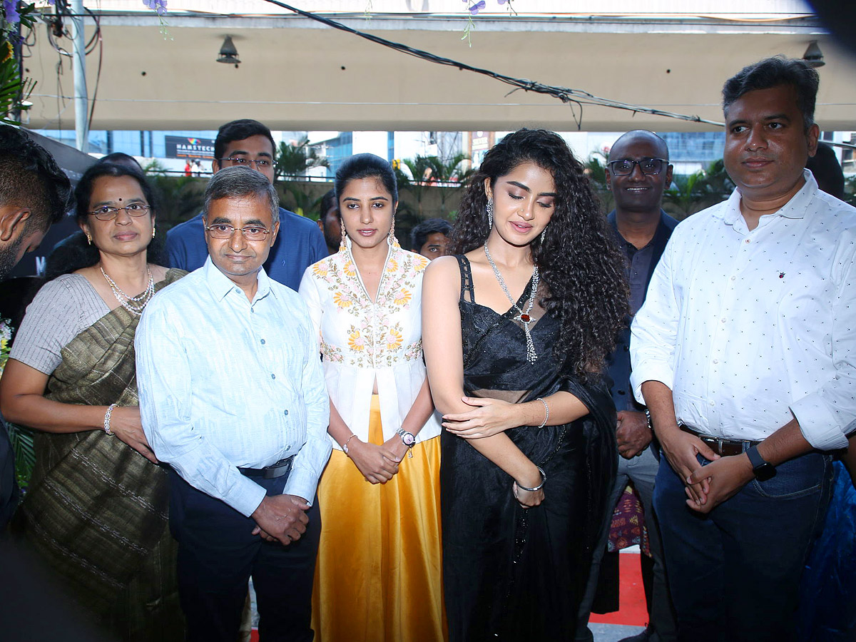 Anupama Parmeswaran Launches Wonder Dimond Store in Panjagutta Photo Gallery - Sakshi7