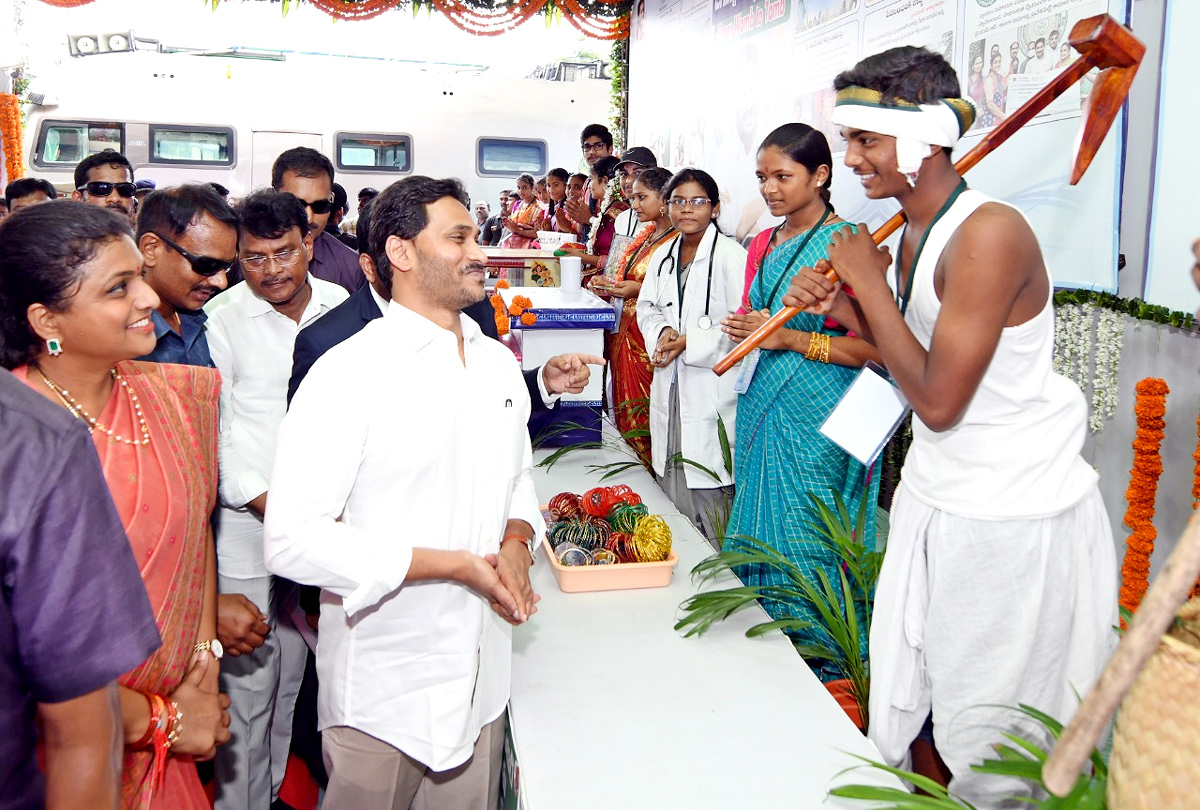 AP CM YS Jagan Mohan Reddy Public Meeting At Avanigadda - Sakshi13