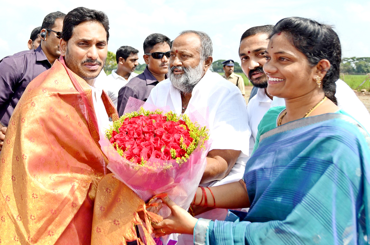 AP CM YS Jagan Mohan Reddy Public Meeting At Avanigadda - Sakshi19