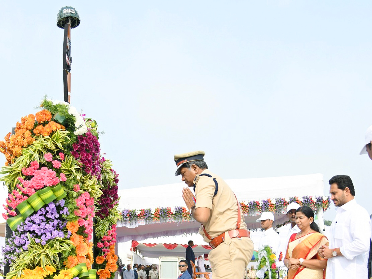 AP CM YS Jagan In Police Martyrs Commemoration Day - Sakshi15