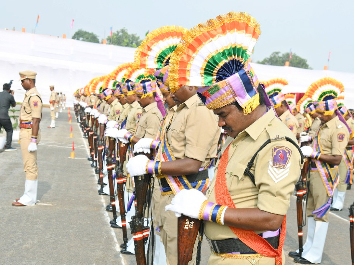 AP CM YS Jagan In Police Martyrs Commemoration Day - Sakshi16