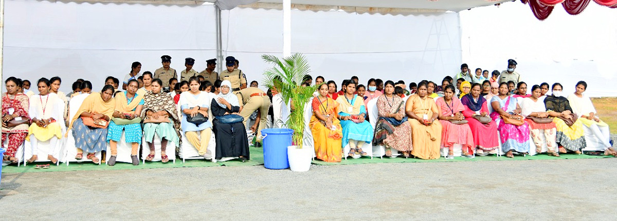 AP CM YS Jagan In Police Martyrs Commemoration Day - Sakshi24