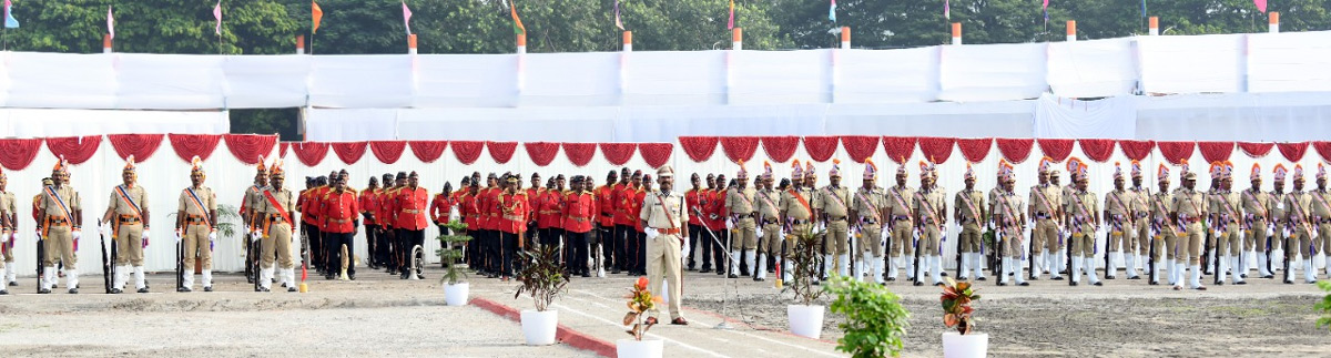 AP CM YS Jagan In Police Martyrs Commemoration Day - Sakshi25