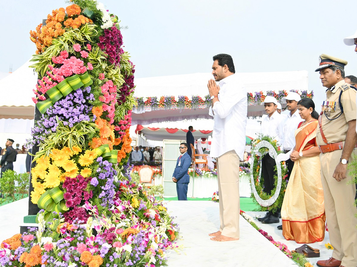 AP CM YS Jagan In Police Martyrs Commemoration Day - Sakshi28