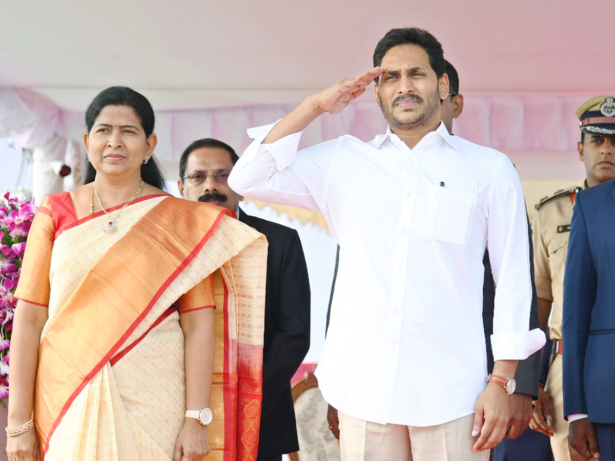 AP CM YS Jagan In Police Martyrs Commemoration Day - Sakshi38