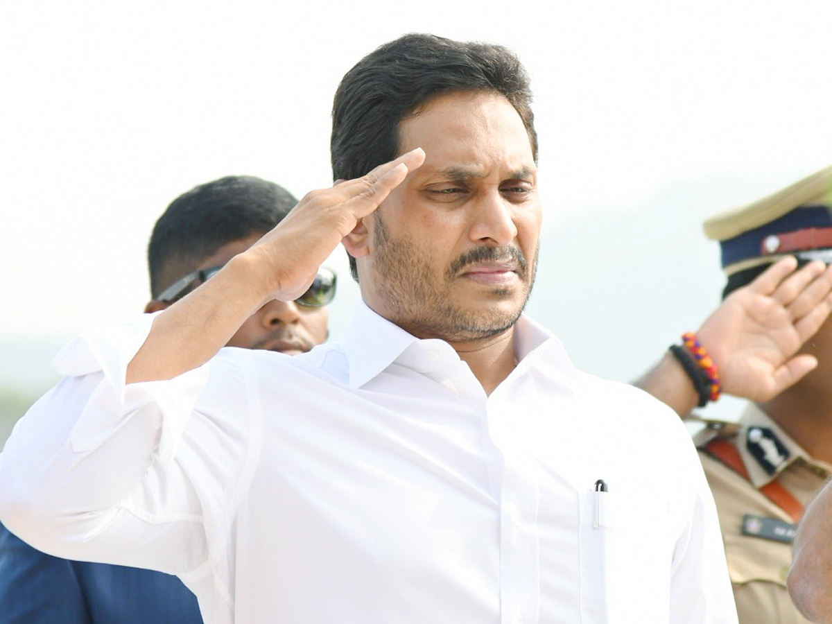 AP CM YS Jagan In Police Martyrs Commemoration Day - Sakshi5