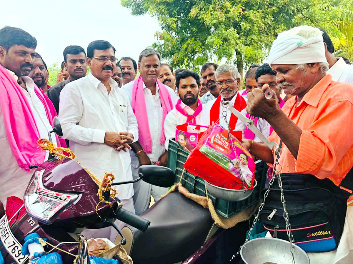 Munugode ByElections Party leaders Pictures  - Sakshi23