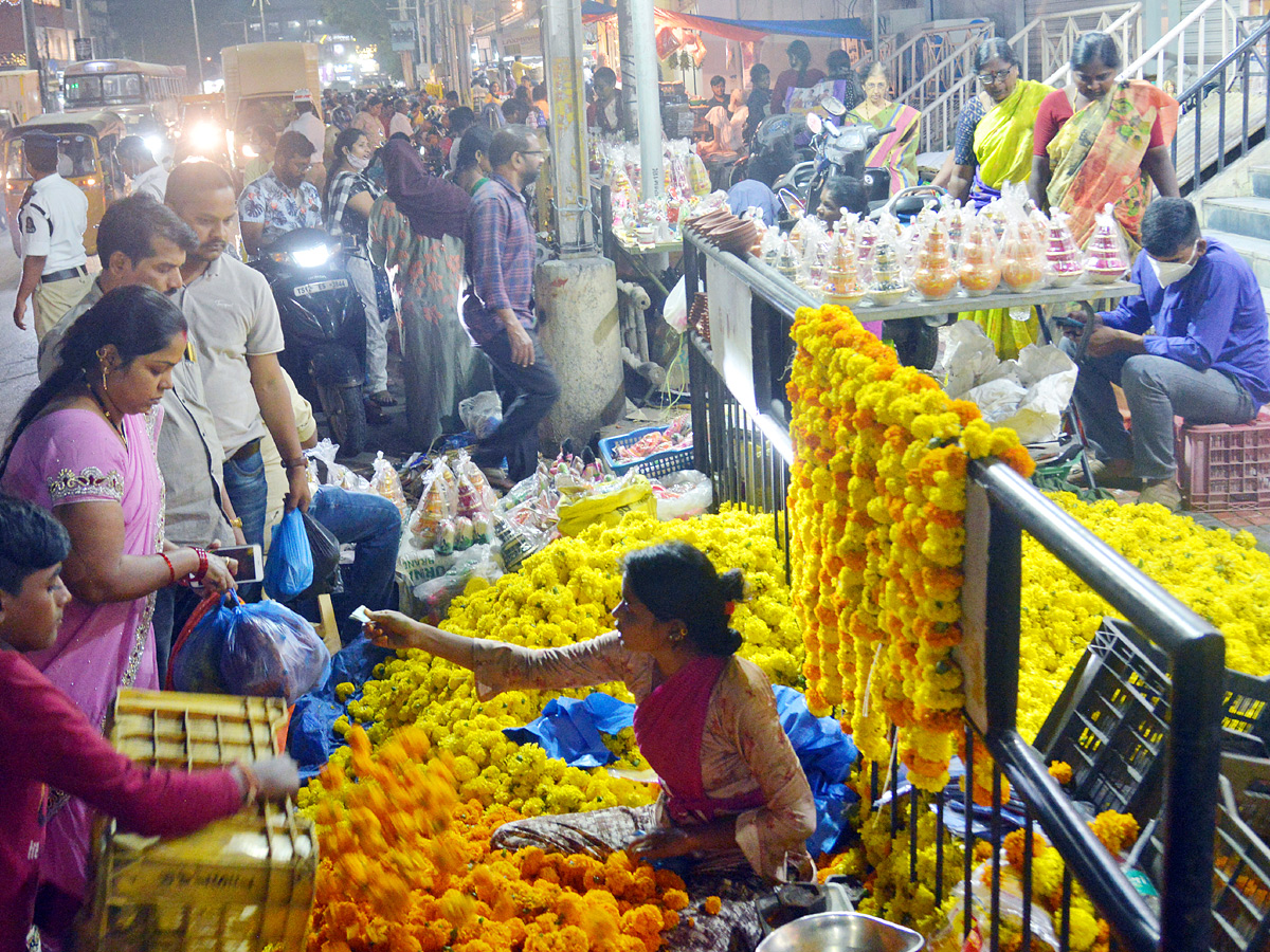 Diwali festival celebrations in Hyderabad Photo Gallery - Sakshi19