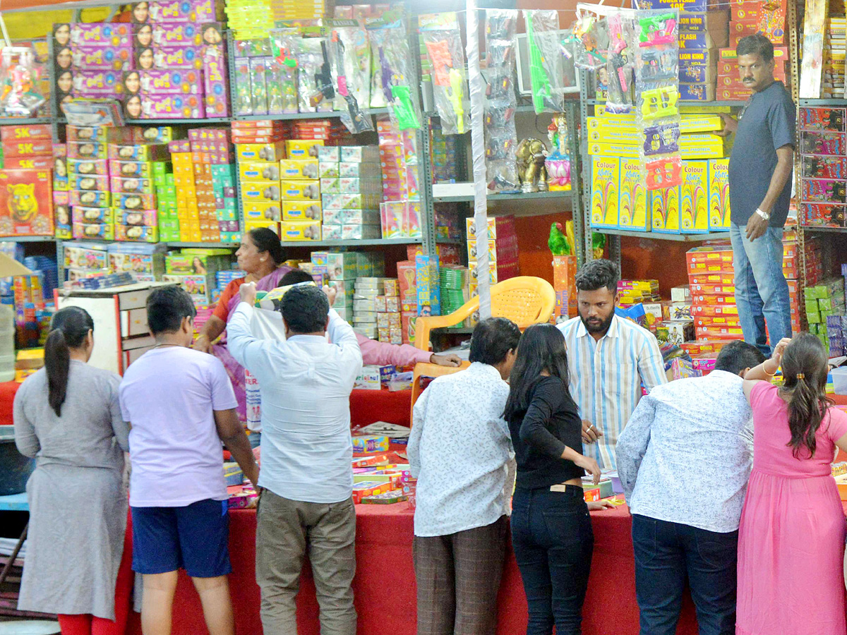 Diwali festival celebrations in Hyderabad Photo Gallery - Sakshi5