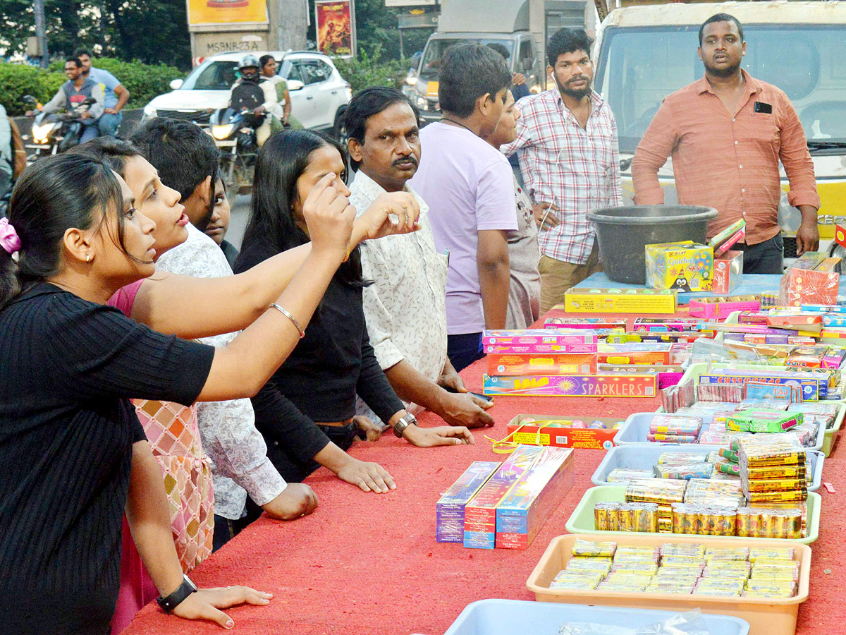 Diwali festival celebrations in Hyderabad Photo Gallery - Sakshi6