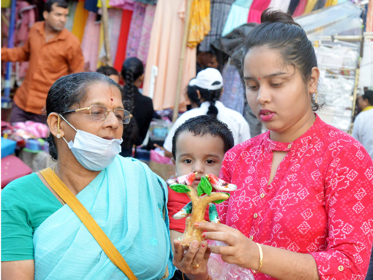 Diwali festival celebrations in Hyderabad Photo Gallery - Sakshi10