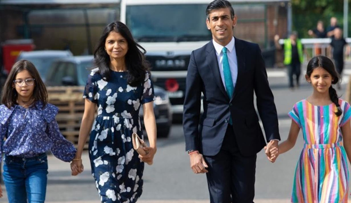 Rishi Sunak Becomes UK first Indian Origin PM - Sakshi25