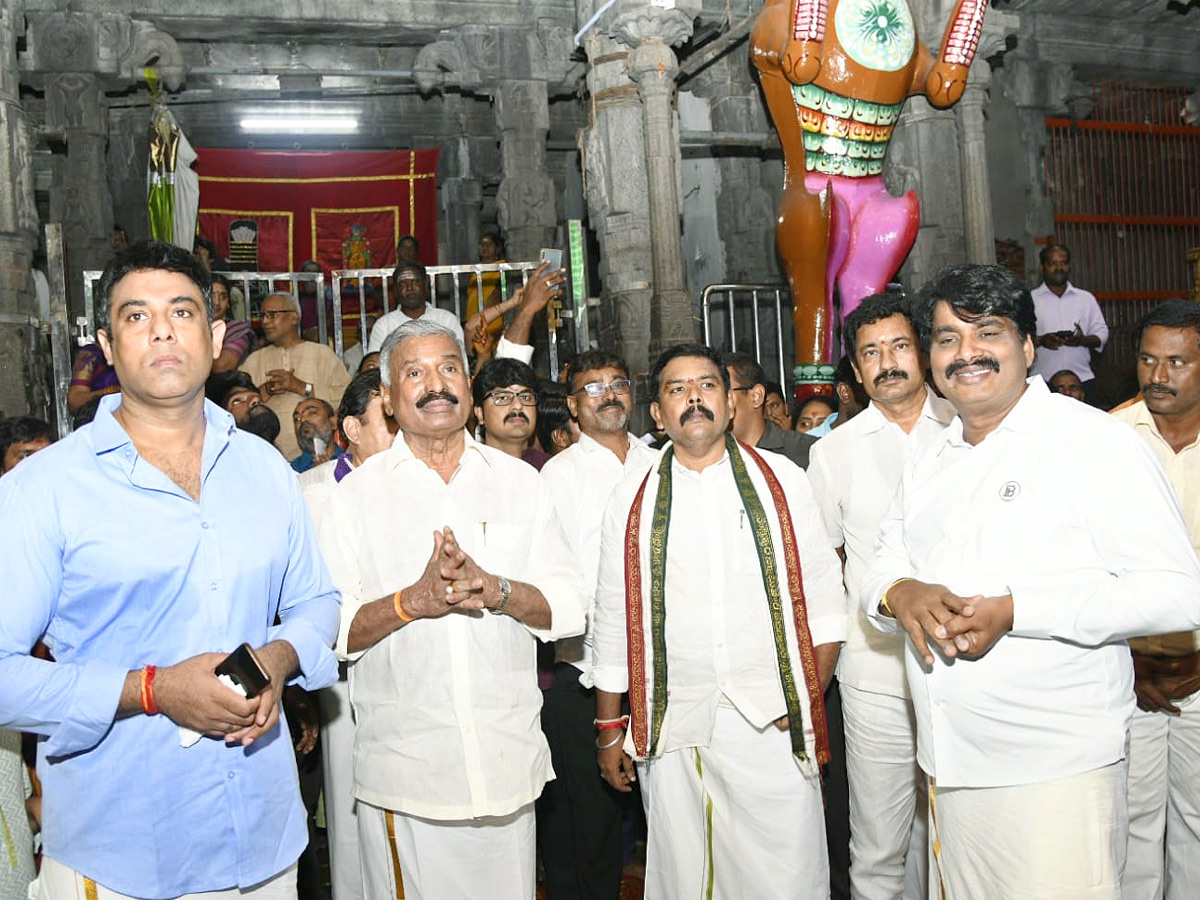 Huge Crowd at Sri Kalahasthi Temple Photo Gallery - Sakshi14