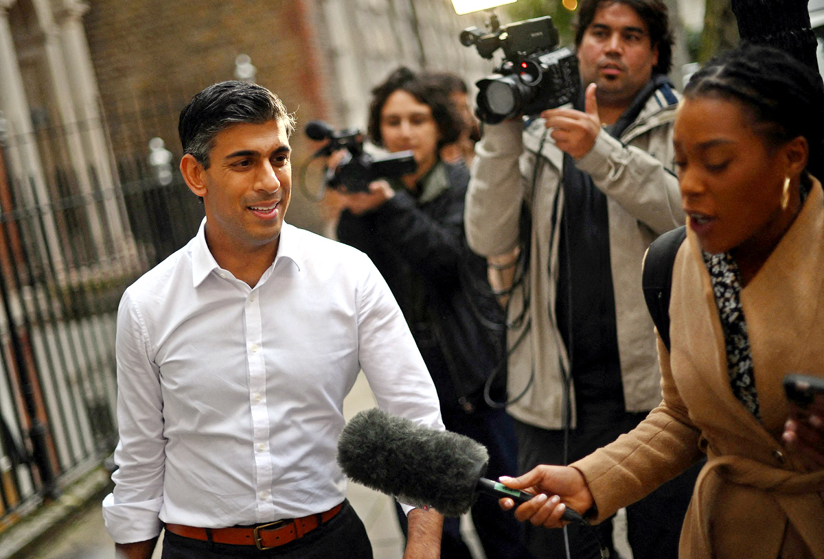 Rishi Sunak Becomes UK first Indian Origin PM - Sakshi1