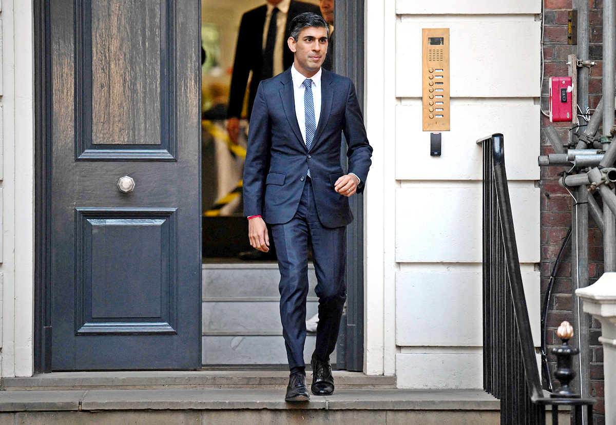 Rishi Sunak Becomes UK first Indian Origin PM - Sakshi10